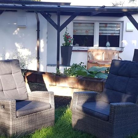 Bungalow An Der Tanne Mit Uberdachter Terrasse Düsseldorf Dış mekan fotoğraf