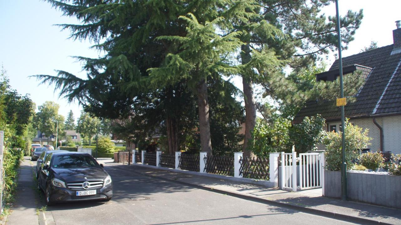 Bungalow An Der Tanne Mit Uberdachter Terrasse Düsseldorf Dış mekan fotoğraf